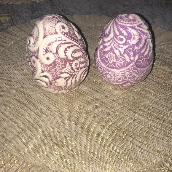Gorgeous purple springtime egg decor - Picture 2 of 3
